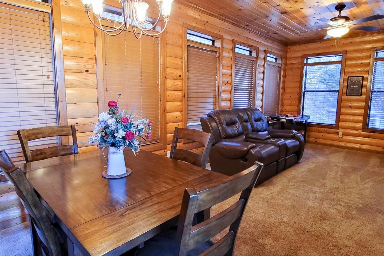 Treetop Tranquilty Севьервилл Экстерьер фото